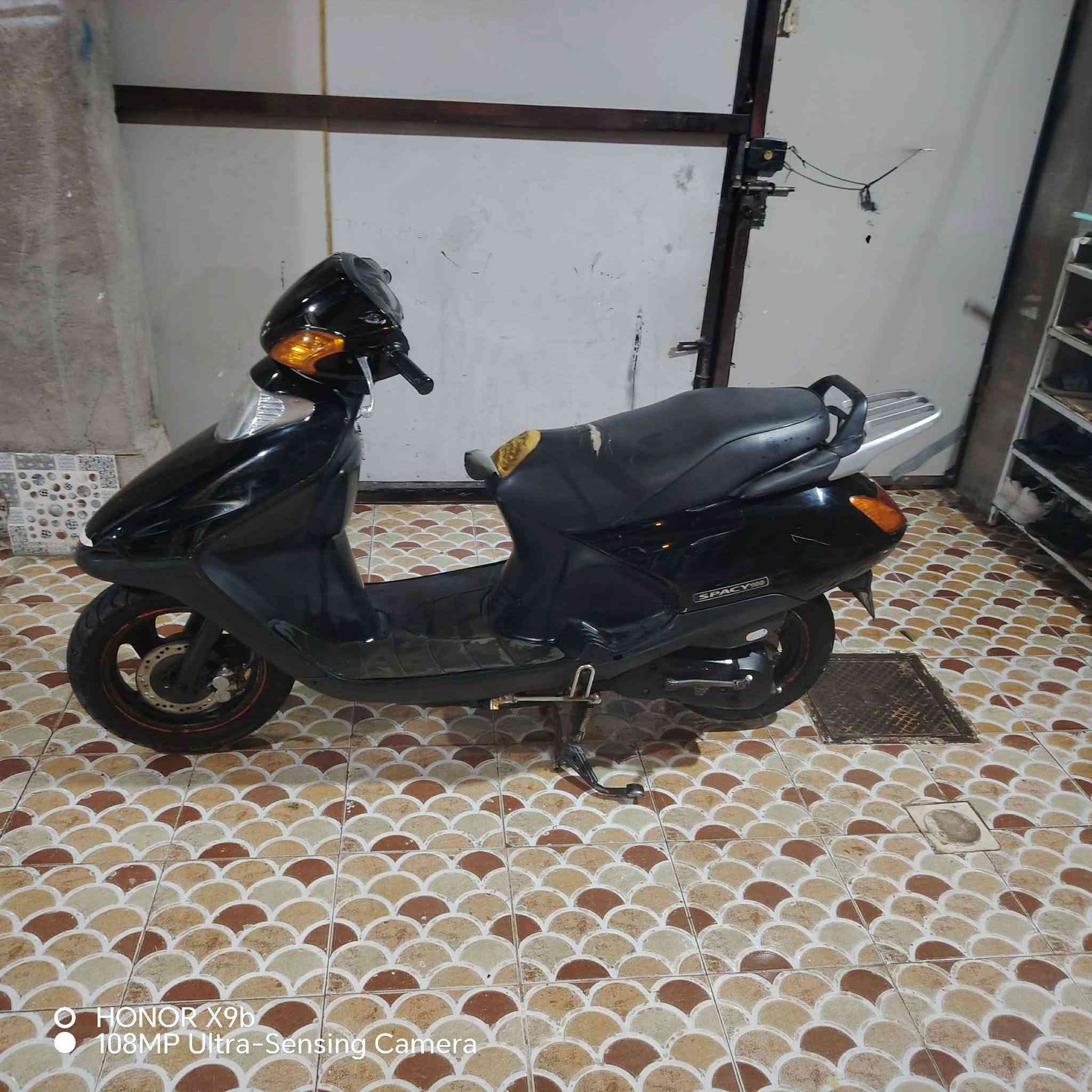 سبيسي ياباني كفرات اصلي مفتوحه تجفيت اصلي اول مره كامله من كل النواحي سعره ٦٥٠ 
كوت الزهراء ***********
