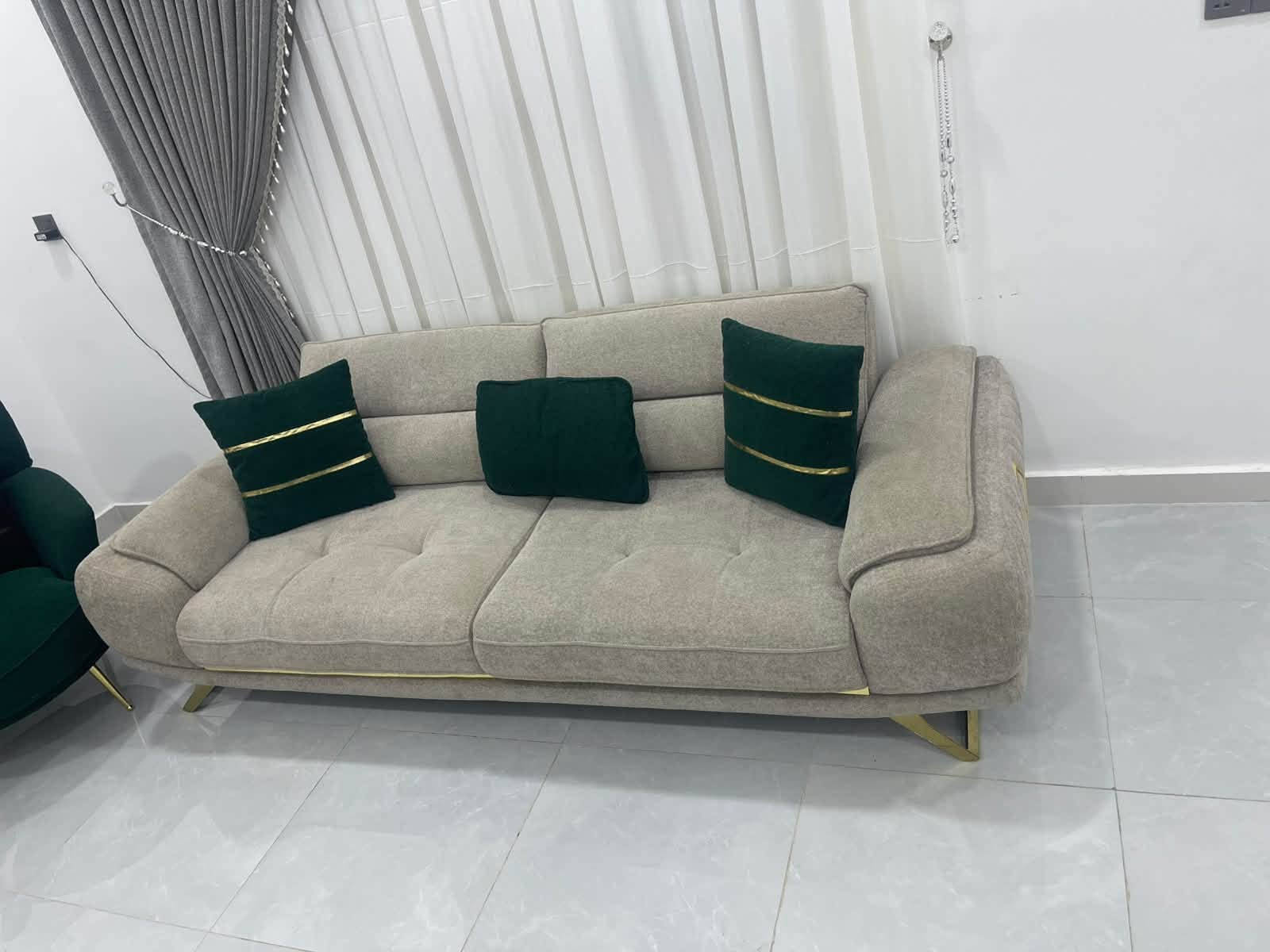 تخم ماركة درجة أولى ماركة ٨ مقاعد اخو الجديد ***********
