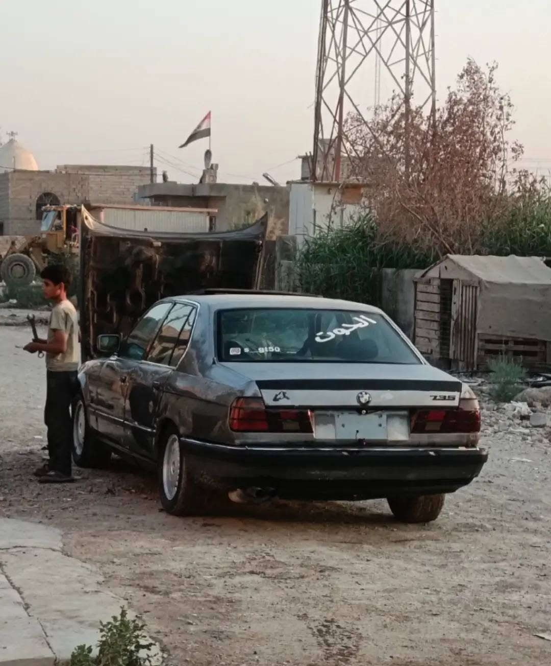 السلام عليكم بي ام 735 اصل مكينه جديدة كهربائيات خير من الله صدر جديد سنويتهة ل28 غرفتهة جديدة كلشش نضيفة سياره بلاديه عنوان ديالئ بعقوبة للاستفسار ***********
