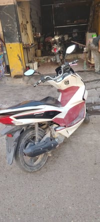 PCX جيل ثاني كلهه شغاله  كامله دراجه سعر خاص  لو تتصل 07706017229