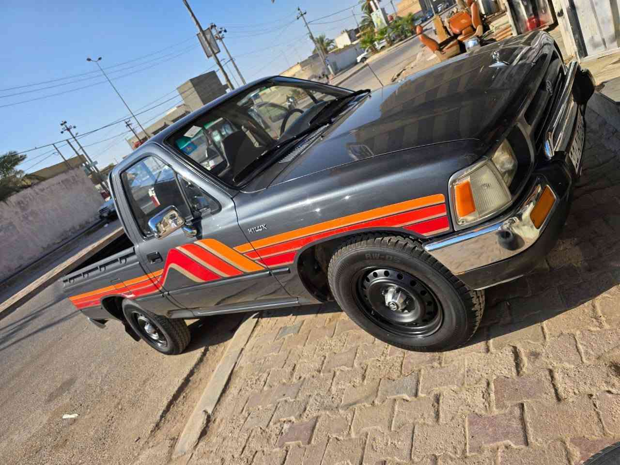 السلام عليكم 
بيكم موديل 1993 رقم بغداد دولي 
سياره مكفوله كفاله عامه سياره وظع شركه 
شرط سونار 
سياره جديده بمعنى الكلمه 
كير شرط على البلاد 
مكينه شرط على البلاد 
تبريد ثلج 
تخم تاير توني شاده 
حداديه على الشركه برغي ما مفتوح بسياره 
دواخل على الشركه 
خط بلاد 
ماشيه 319 حقيقي 
السعر 83 
الاتصال *********** مكان ديوانيه
