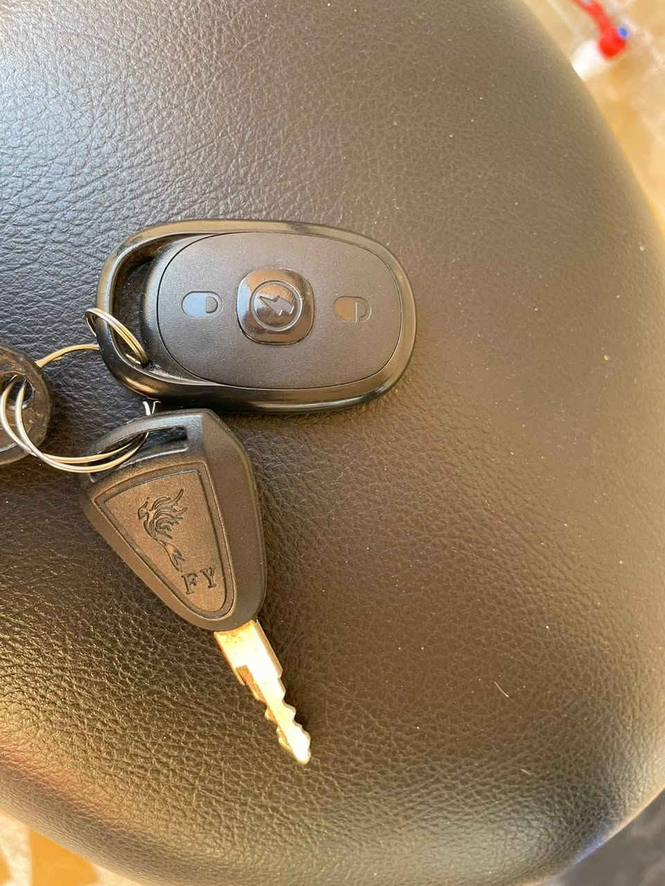 ⚡️🛵 للبييييع: دراجة شحن شركة الماسه 🛵⚡️
​✨ الحجم: 24 📏
✨ الحالة: جديدة وبحالة الممتاز، استخدام قليل جداً! 👌💯
​🔋 البطاريات:
⚡️ 5 بطاريات أصلية بحالة ممتازة (ما منفوخات نهائياً) 🔋👍
​🔑 الملحقات والمميزات:
🔹 بصمتين + سويتشين (2) 🔑🔑
🔹 نظام تشغيل عن بُعد 📡✨
🔹 نظام حماية متطور ضد السرقة 🔒🛡️
​⚠️ الملاحظات:
جامة الشاشة مشلوعة فقط، وباقي الدراجة كفالة ونظيفة 100% 🛠️✨
​💰 السعر: 250 ألف 💵
📍 الموقع: [اربيل / زانكو 94]
للتواصل واتساب على الرقم (***********)
