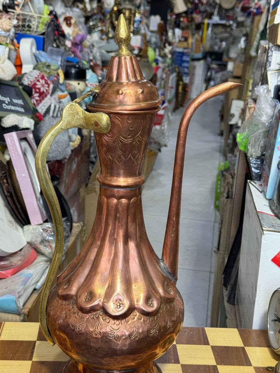 قطعة مميزة لعشاق التحف والأنتيك والتراث ❤️
تصميم نحاسي مزخرف بتفاصيل جميلة ومقبض أنيق، مناسب للديكور الراقي أو للاقتناء.
📏 الارتفاع: 47 سم
✨ قطعة ملفتة وفخمة للبيت أو المجلس أو المكتب.
📩 للطلب والاستفسار: 101 Kerkuk
🔥 هاشتاغ
#101Kerkuk #تحفيات #انتيكات #إبريق_نحاسي #نحاس #تحف_تراثية #تراث_عراقي

نص مكتوب في الصور:
- إبريق نحاسي تراثي عتيق
- قطعة فنية أصيلة تضيف لمسة من الأناقة إلى منزلك
- 47 سم
- إبريق نحاسي تراثي عتيق معدن نحاسي أصلي تصميم تراثي مميز حالة ممتازة مناسب للديكور أو للاستخدام الارتفاع 47 سم
- تحفة تراثية من الزمن الجميل إبريق نحاسي عتيق بمواصفات مميزة وجمال لا يُقاوم للمنزل هدية مميزة قطعة ديكور فريدة
- امزون وانتيك 101 KERKUK كركوك تحفيات وأنتيكات... ذوق وأصالة وجمال *********** كركوك - العراق