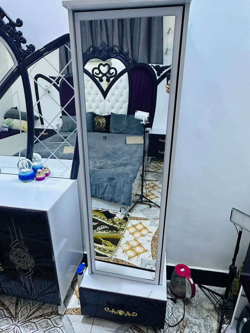 غرفه تركيه نضيفه كلش 9قطع صار اقل سنه من مشتريهه مال زواج للبيع بسبب البيع ريد نشيل السعر 550 بلاش والله تواصل واتساب واتصال
افضل ***********
