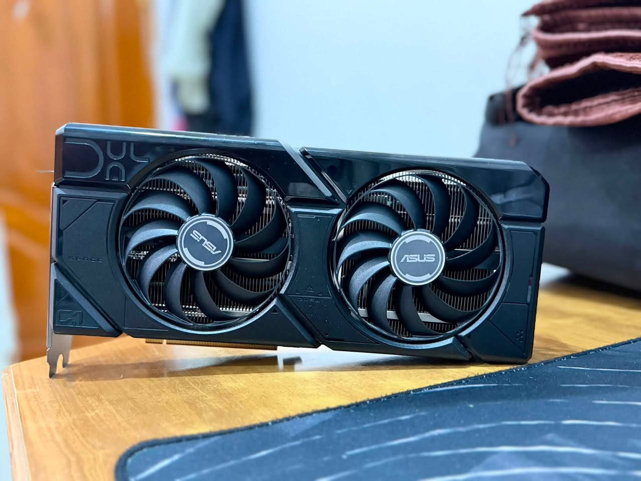 GPU : AMD SAPPHIRE Radeon RX7800XT 16G
سويتله Furmark 
عل 2K  جانت الحرارة 58  ونطاني FPS 110
وعل 4K الحرارة 61 ونطاني FPS 85
كارت وحش 
شراي 
واتس  ***********
او تفضل خاص 
مكاني بغداد تريد تجي تفحص هلا بيك

