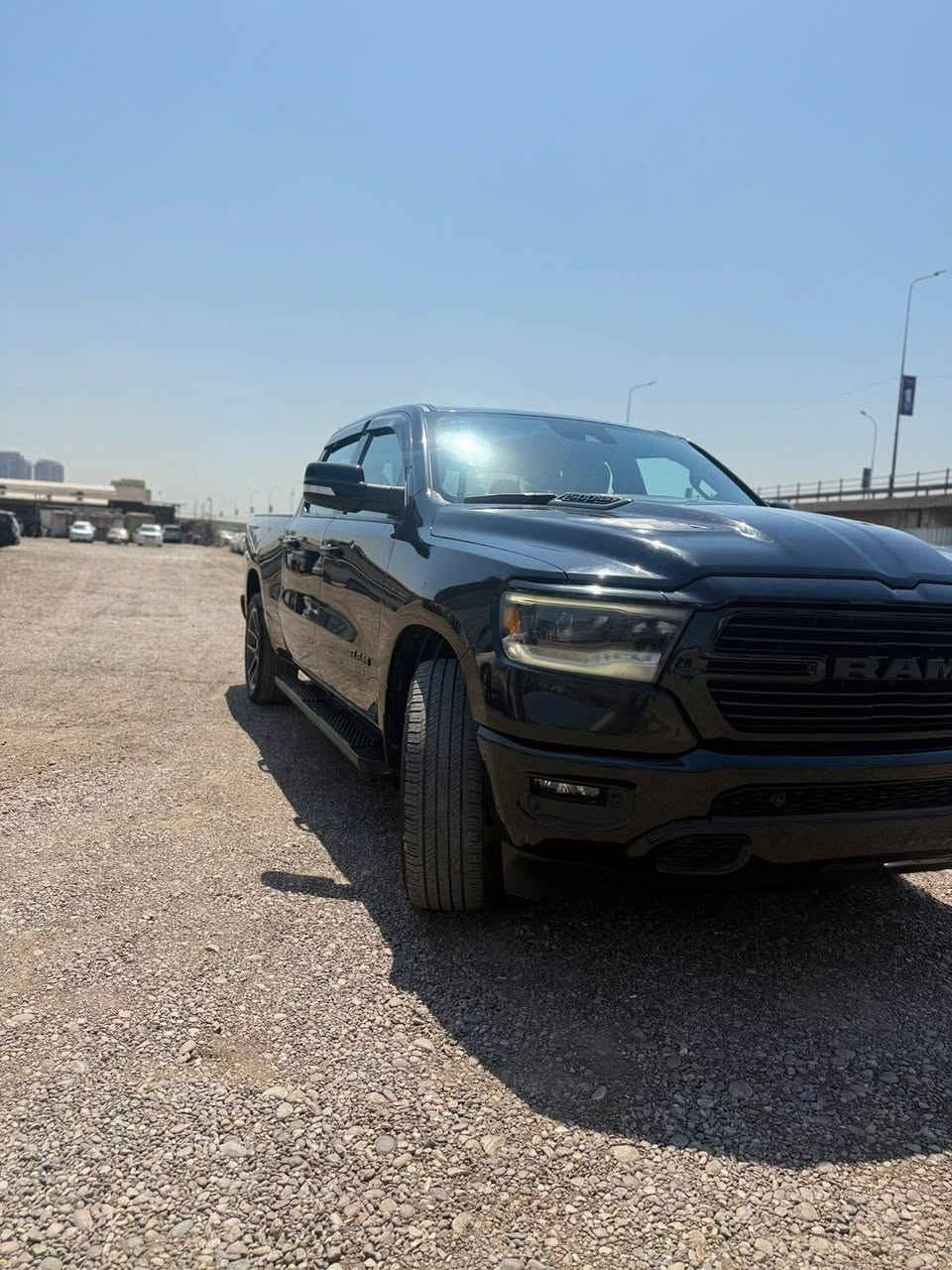 دوج رام 21 باب طويل السيارة وارد كلين  ماشيه 65 الف جاهزة من كلشي مكانها بغداد زيونه السعر 30500 بيها مجال ***********
