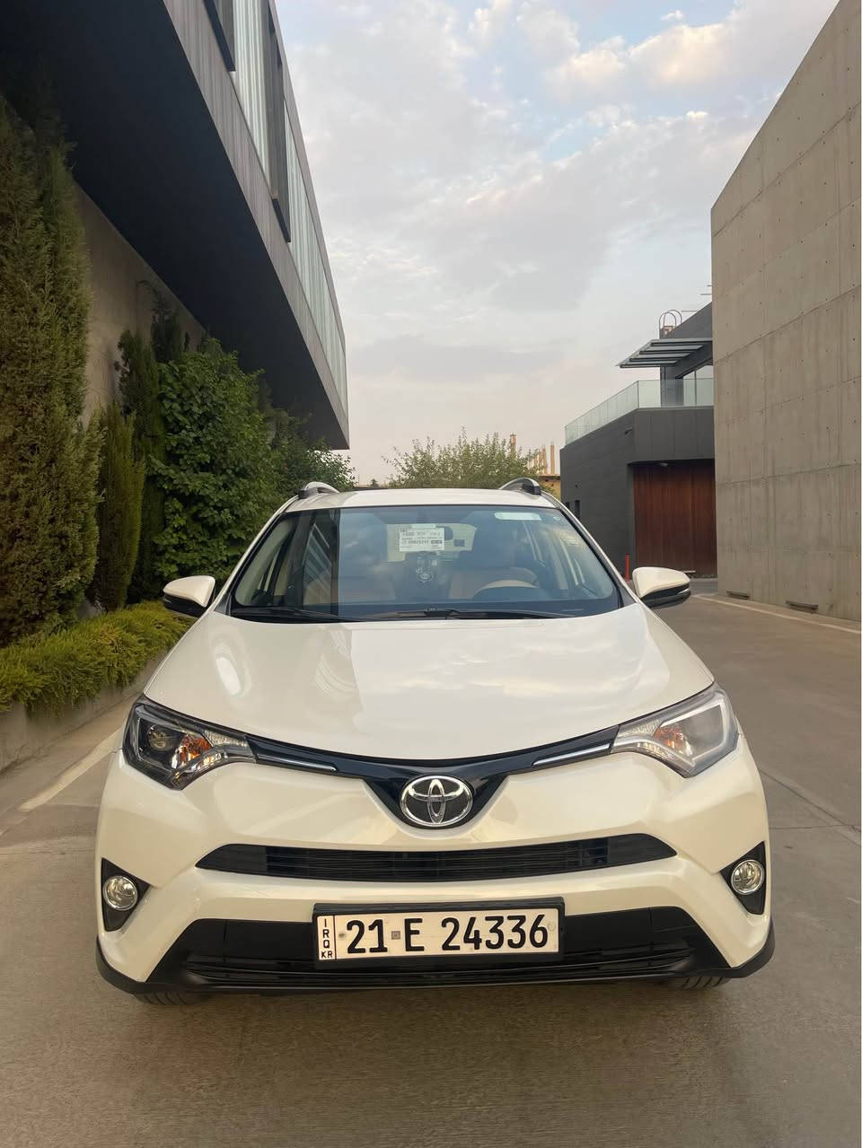 تویتا rav4 le awd  دەبڵ ئەکسل ٢٠١٨ سفری شەریکەی ساز نموونە لە جوانی ٩٢ هەزار رۆشتوە سیرفزی عامی بۆ کراوە رۆن مەکینە  هایدرۆلک  گیری شەریکە بۆ گۆراوە  کیرو مەکینەی  مەزبوتە دەستکاری نەکراوە یەک دینار مەسرفی تیدا نیە سەنەوی نوێیە بەناوی خۆمانەوە  
  بێ بۆیاخ رەسمی سۆنەری دانراوە   نرخی ١٩٣ گەلاو مەجالی کەم 
ژمارە مۆبایل *********** السليمانية, العراق
