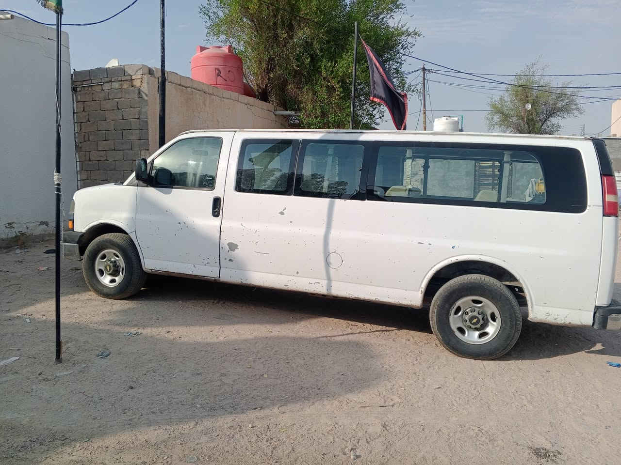 شفرو ليت موديل 2007 السياره اصوليه بس ماتتحول مكفوله صبغ وحادث وعشائر وسرقه ...بدون كشنات فقط 
السعر 35 ...
هاتف ***********
مكان السياره .. البصره..ام قصر
