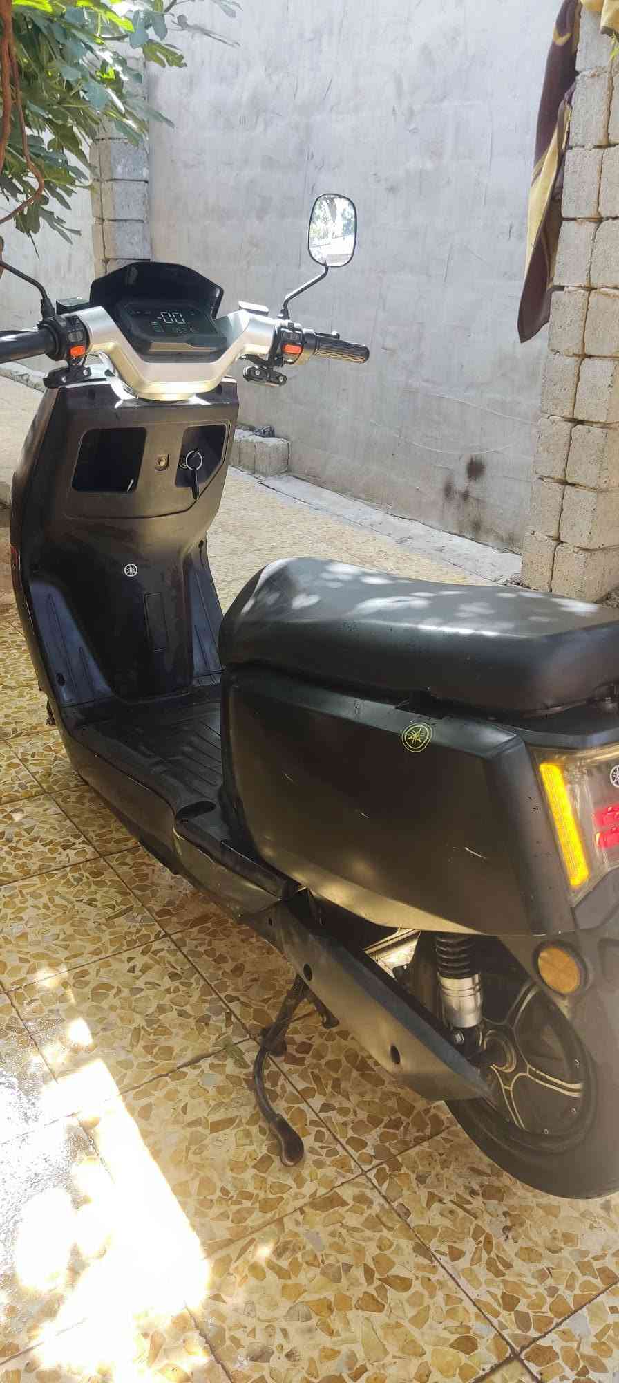 ماطور شحن • ٦بطاريات • بصمه