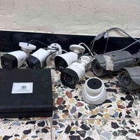 للبيع xvr 8 جنل وكاميرات عدد ٧ شغالات ع الفحص