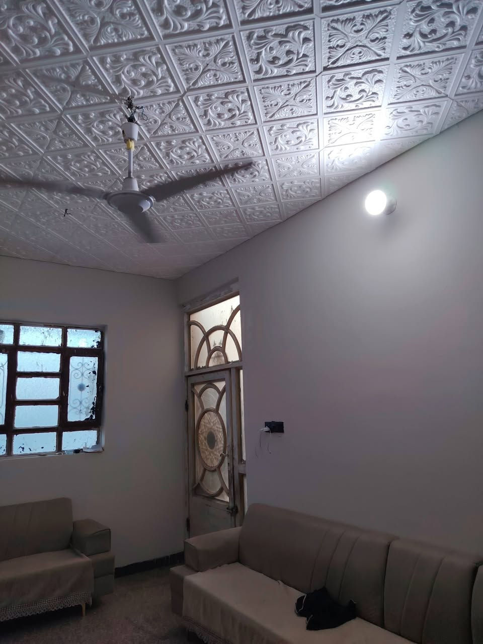 بيت حي أور مساحته ١٠٠ متر
***********
