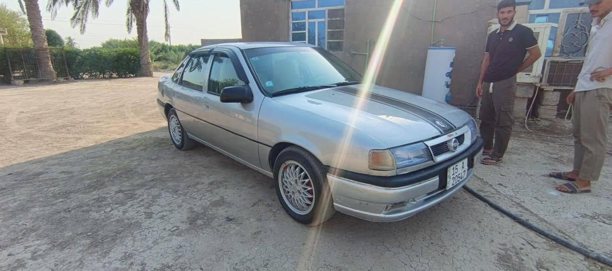 سلام عليكم  سيارة اوبل فكتره البيع موديل 95سيارة صبغ حزام جماليه تفاصيل على رقم 
***********
