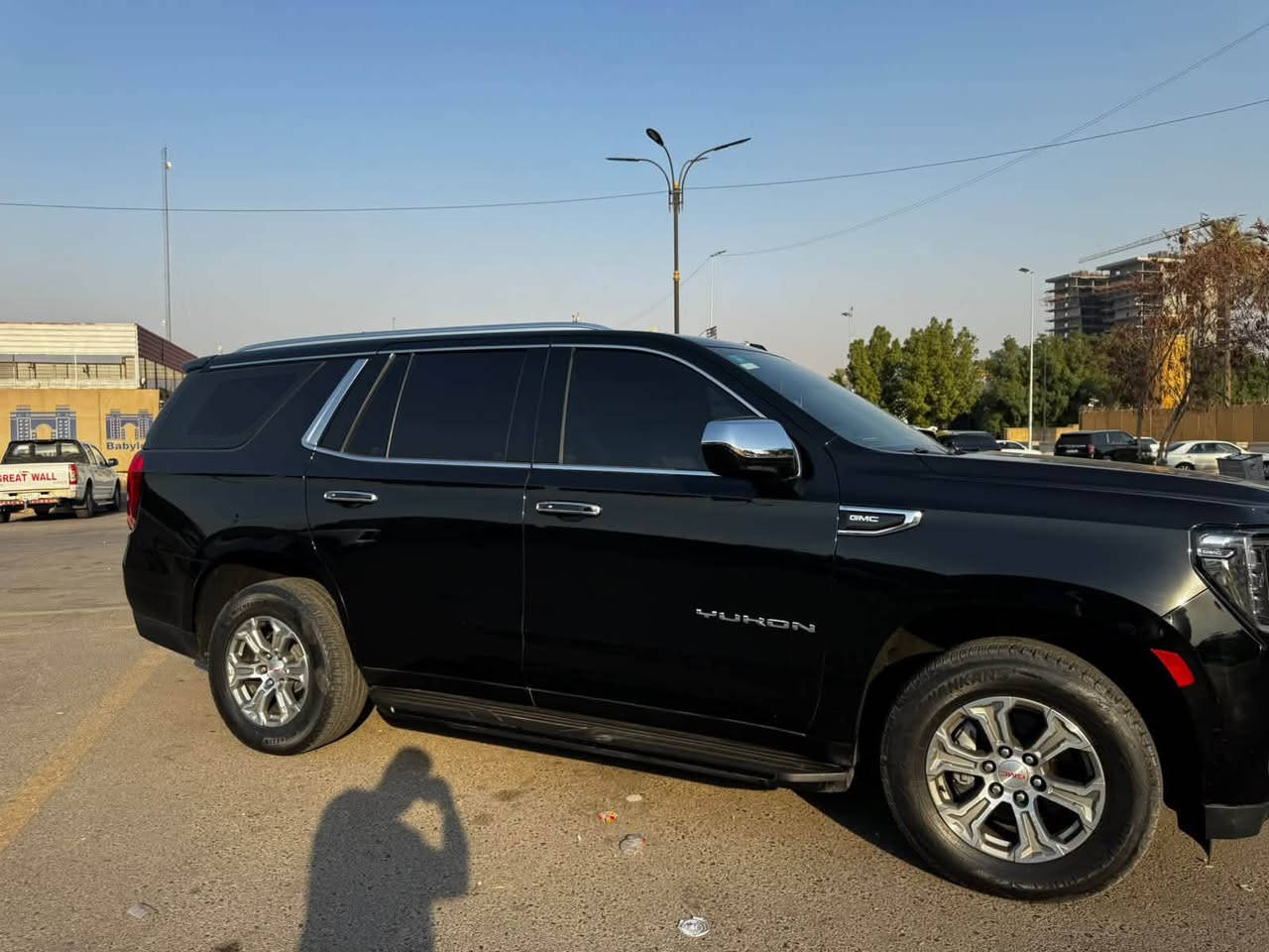 للبيع GMC Yukon SLE موديل
2023، سيارة نظيفة ومحافظة،
ماشية 61 ألف كم فقط، مع كفالة عامة.

المواصفات:
GMC Yukon SLE :الموديل •
• السنة: 2023
• المحرك: 5.3 لتر &V
• الكير: أوتوماتيك 10 سرعات
• اللون الخارجي: أسود
• الممشى: 61000 كم
• عدد المقاعد: 8 ركاب
• الكفالة: كفالة عامة سارية •
• شاشة ترفيهية 10.2 إنش
Androidg Apple CarPlay •
Auto
• كاميرا خلفية
• حساسات خلفية
• مثبت سرعة
• تشغيل زر
• دخول ذكي بدون مفتاح
• تحكم بالمقود
• بلوتوث وUSB
• تكييف أمامي وخلفي
. مقاعد صف ثانٍ قابلة للطي
• مساحة تخزين خلفية واسعة
• أنظمة الثبات والتحكم بالجر
• نظام مراقبة ضغط الإ
• أنظمة أمان ومساعدة للسائق

للتواصل : ***********
