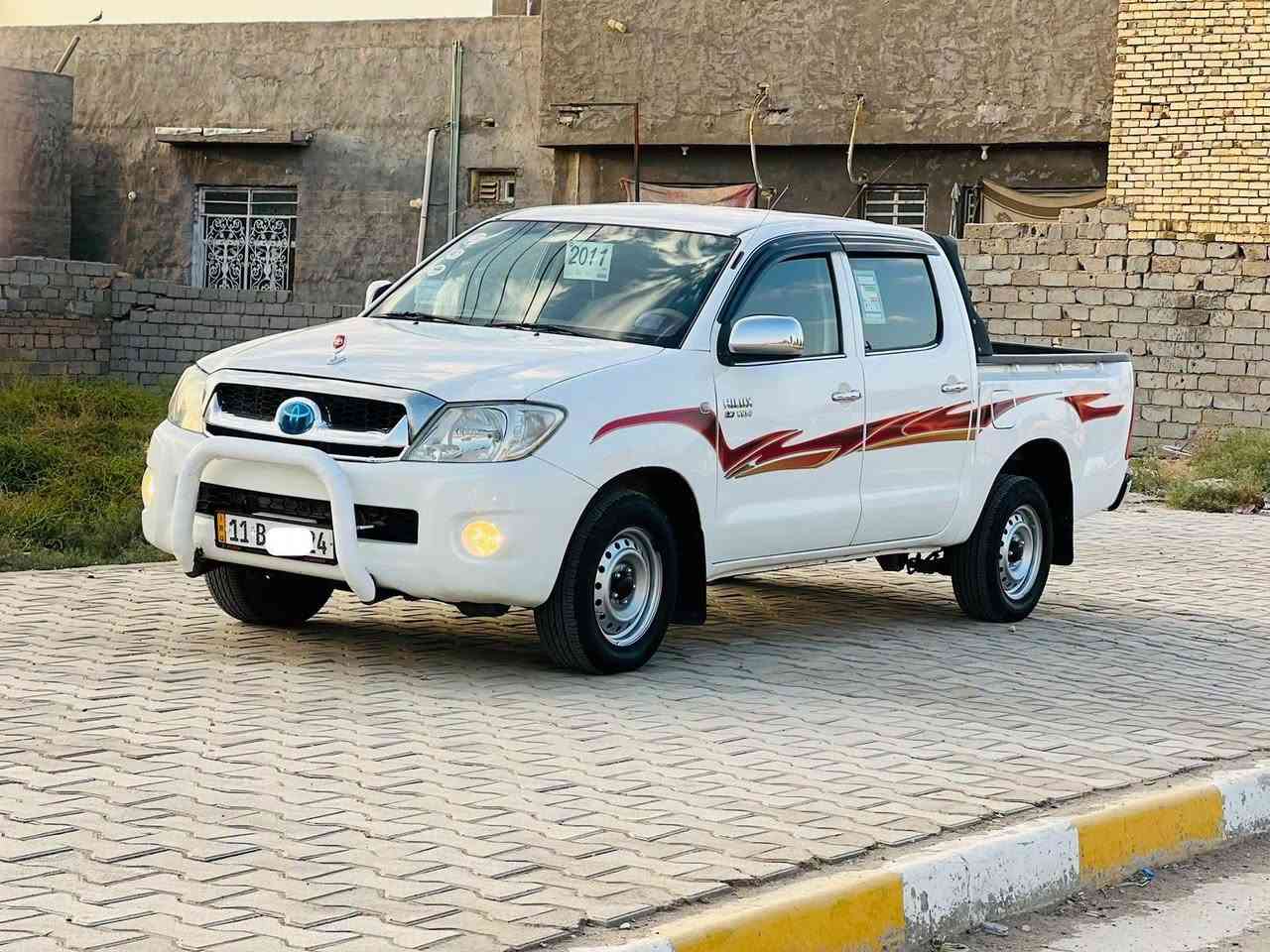 تيوتا هايلوكس • ٢٠١١ • رقم بغداد