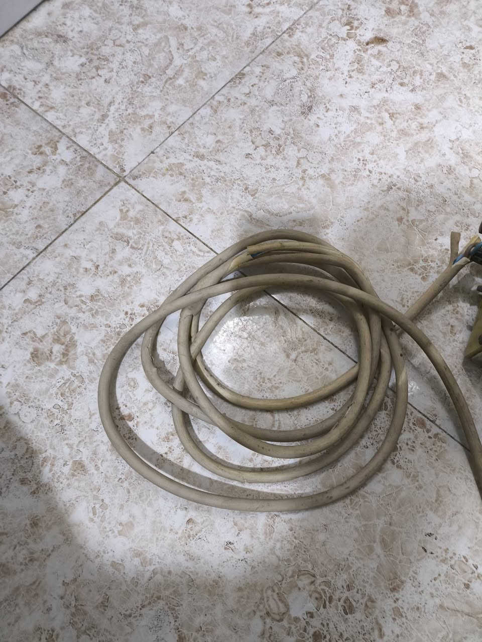 ماكينة لحام Jialile 250A  وزن 17 كيلو  تتحمل شغل قوي تفيد الحدادين 7 مستويات
ماكينة لحام كهربائية شغالة بكفاءة عالية، (الوزن 17 كيلو) تتحمل العمل الشاق، 7 مستويات موديل BX6-250. معها كابلات اللحام جاهزة للعمل. المكان: (البصرة/ابي الخصيب). السعر(85.000)بيهه مجال
للتواصل واتساب ***********
