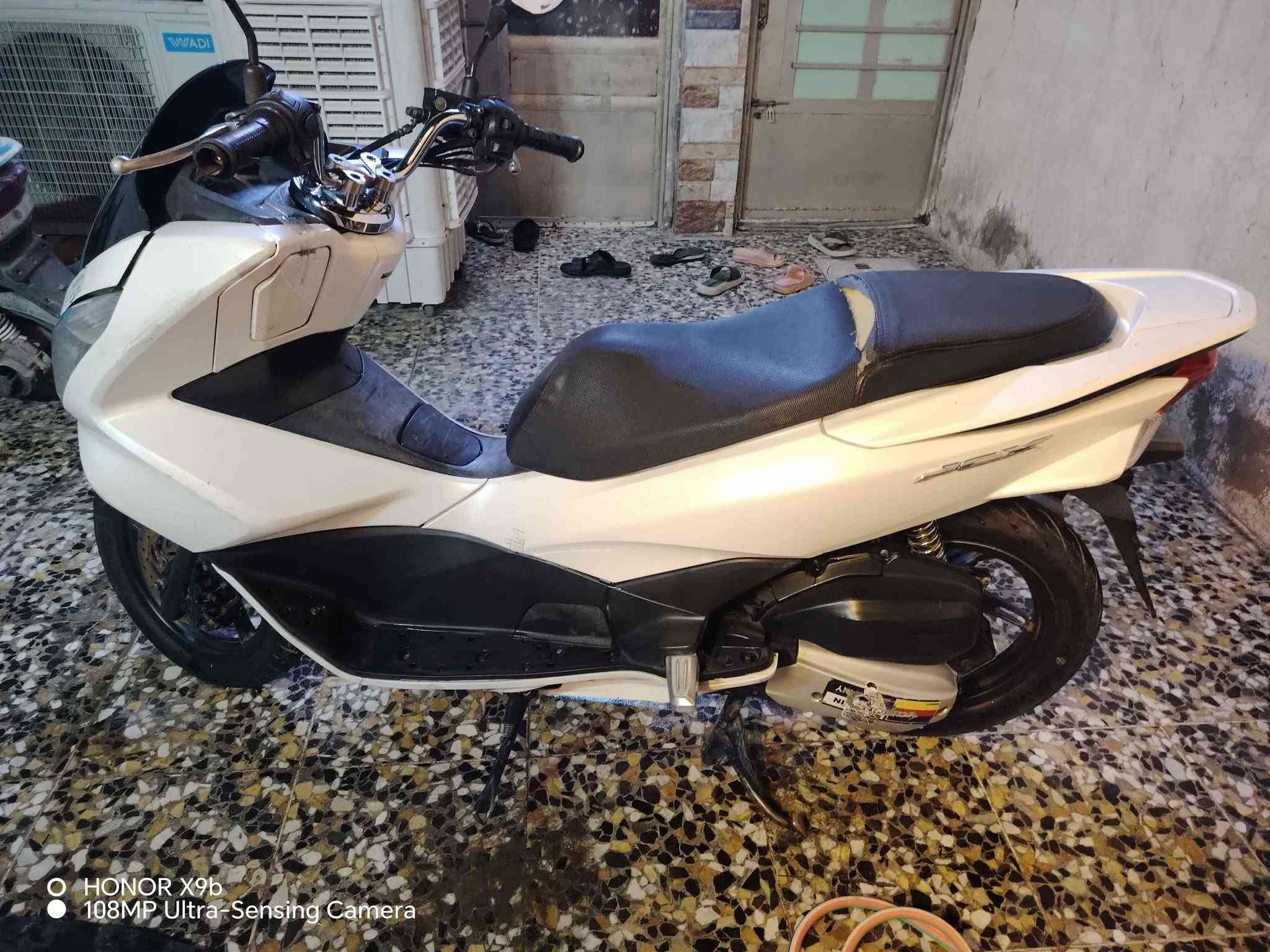 PCX • أبيض صدفي • ممشى ٢٨الف