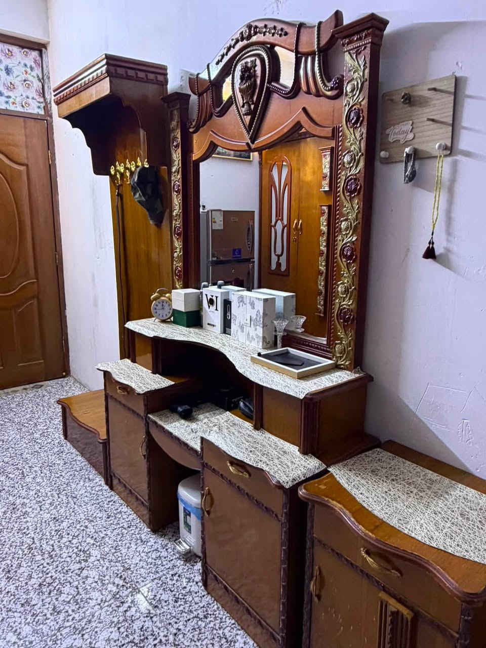 السلام عليكم غرفة نوم للبيع صاج عراقي العنوان بغداد الشعب السعر ٥٠٠ الف 
***********
