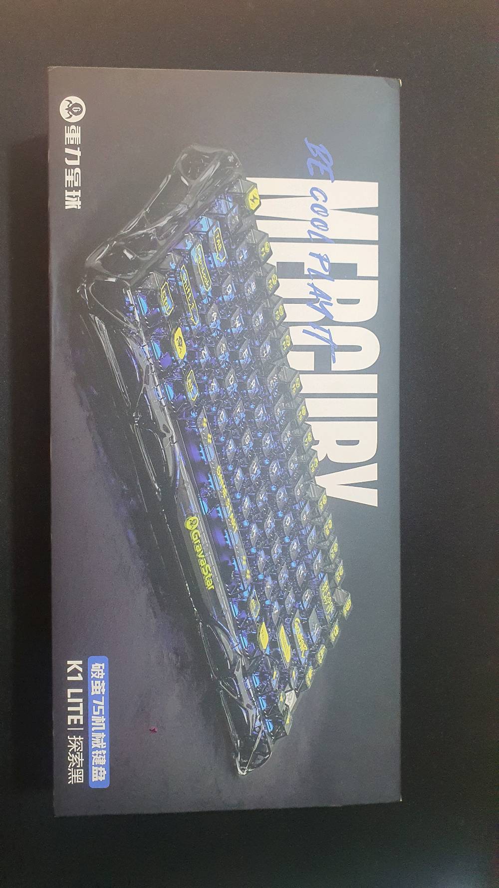 Gravastar Mercury K1 Lite Gaming Keyboard 🎮⌨️

للبيع كيبورد Gravastar K1 Lite بحالة ممتازة جدًا (استعمال يوم واحد فقط)، والسبب هو أني فضّلت تجربة كيبورد آخر، وليس لوجود أي عيب.

🔹 الحالة: 10/10، نظيف جدًا وكأنه جديد. 🔹 جميع الملحقات والكرتون الأصلي موجودة وبحالتها الممتازة. 🔹 لا يوجد أي خدش أو عطل، وتم استخدامه داخل المنزل فقط.

المواصفات:

✅ تصميم 75% مريح ويوفر مساحة أكبر للماوس.

✅ مفاتيح Linear MX سلسة وسريعة.

✅ نظام Gasket Mount لتجربة كتابة أكثر راحة.

✅ Hot-Swappable (إمكانية تبديل السويتشات بسهولة).

✅ إضاءة RGB قابلة للتخصيص.

✅ Keycaps عالية الجودة.

✅ جودة تصنيع ممتازة وتصميم مميز من Gravastar.


📦 السبب في البيع: فقط لأني أرغب بتجربة كيبورد Hall Effect، وليس بسبب أي مشكلة في الجهاز.

💰 السعر: 145,000 دينار .