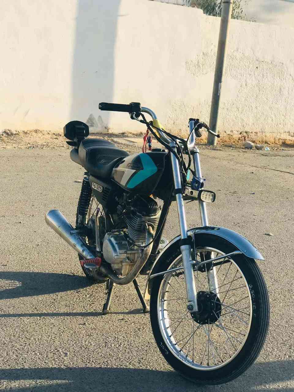 السلام عليكم دراجه حربيه سيجي نامه  شاصي20محرك24معمر بال25مبدل كور وبستم ولفات فقط لاا صرف ولا تبخير دراجه كاملهه ربع متصرف عليه المكان بيجي البجواري السعر 425وبيه مجال للشراي هاذه رقمي ***********
