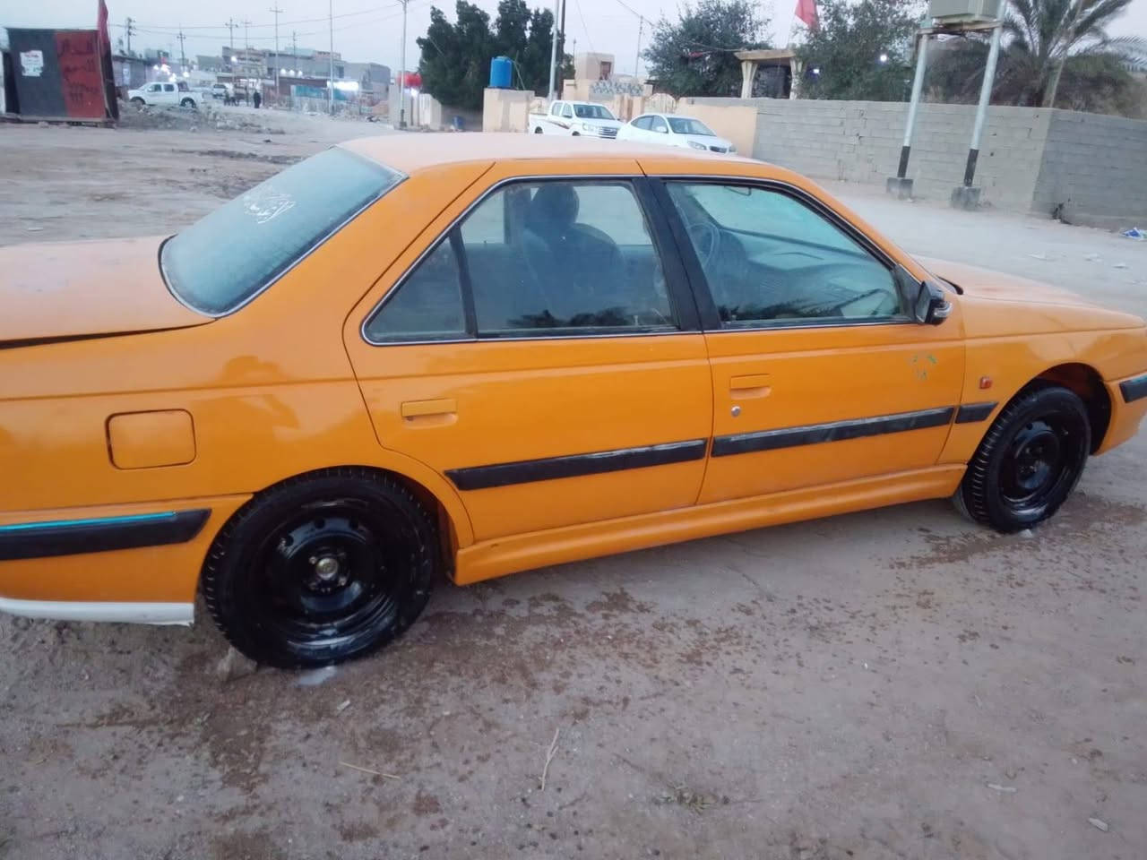 سلام عليكم
بيجو بارص مديل 18 بيها حادث بجم ومصلح 
وبيها طخه ب جاملق الخلفي ما مصلحه وصوره موجوده ب منشور 
مكينه بيها كازكيت ابيعلك كايمه السعر 30 وبيها مجال 
العنوان بصره شط العرب 
هاتف ***********
