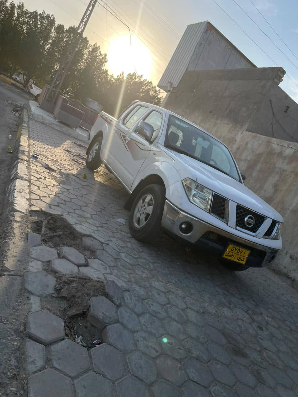 السلام عليكم نيفارا ٢٠١٤ رقم دهوك أوتوماتيك مكينه مامفتوحه مكفوله من الصبغ و البارد سياره جاهزه حداديه تخم تاير 
السعر : ٩٥
مكاني البصره 
الرقم***********
