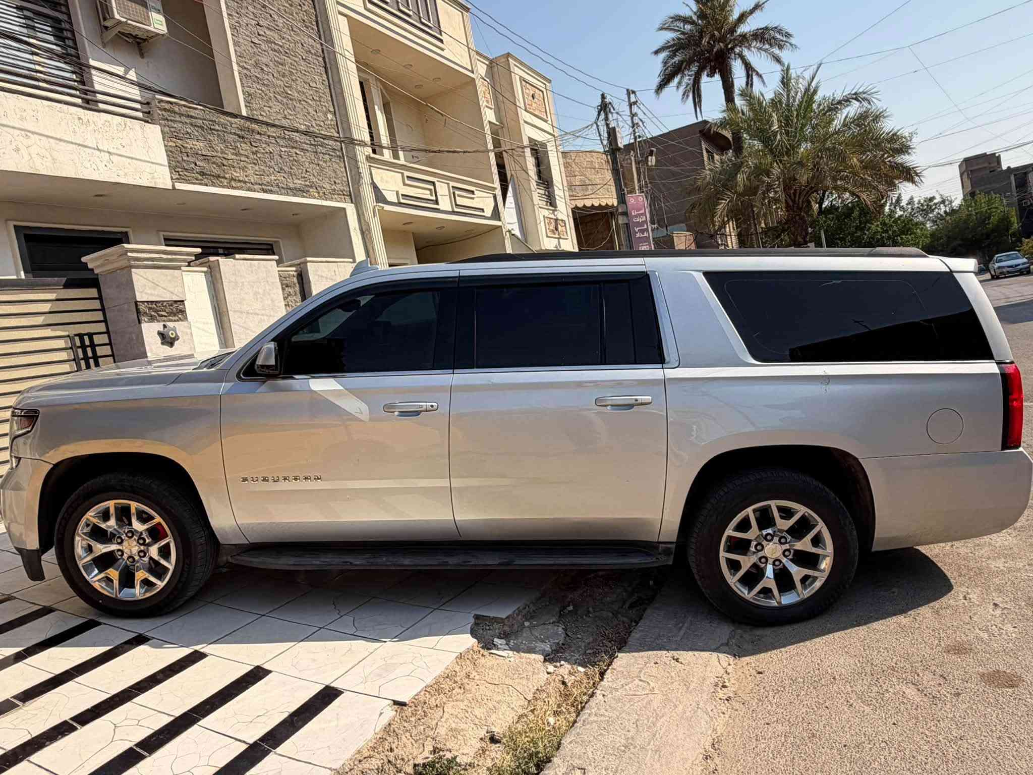 السلام عليكم شوفر ليت سوبر بان ٢٠١٩ رقم أربيل ب اسمي بيها كتاب تضليل جاهزة من كلشي اي نقص مابيها فول مواصفات السيارة 
حادثها جاملغات إماميه صبغ وباب خلفي وبنيد بارد  وهنا بلعراق صار بيها صبغ جاملغ خلفي ماشية ١٩٢ كيلو مو ميل 
فتحة سقف  
٣ شاشات قاصة 
كشنات جلد 
داخل قرميدي 
كراسي كهرباء + تدفئه 
كرسي هزاز 
فور ويل 
جنطة كهرباء 
تشغيل عن بعد 
رادارات امامي وخلفي وجانبي 
وبعد بيها هواي مواصفات 
سعر ٢٦٥ وبيها مجال 
*********** 
بيع او مراوس اوباما جارجر ٢٢/٢٣ وحادث خفيف اي
