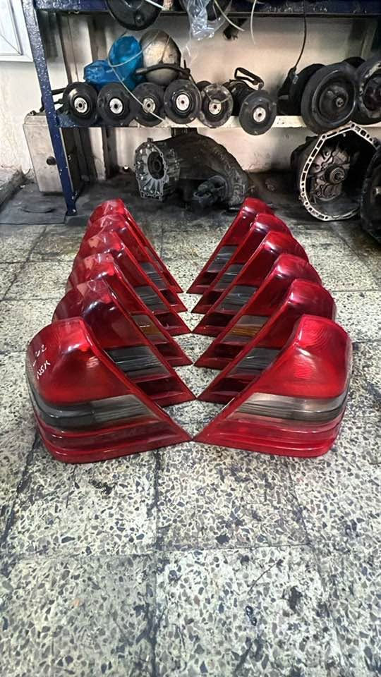 شركة سمير ومحمد الجبالي موجود عنه جميع قطع لمرسيدس 
ضواو خلفي 202
***********7975553092
