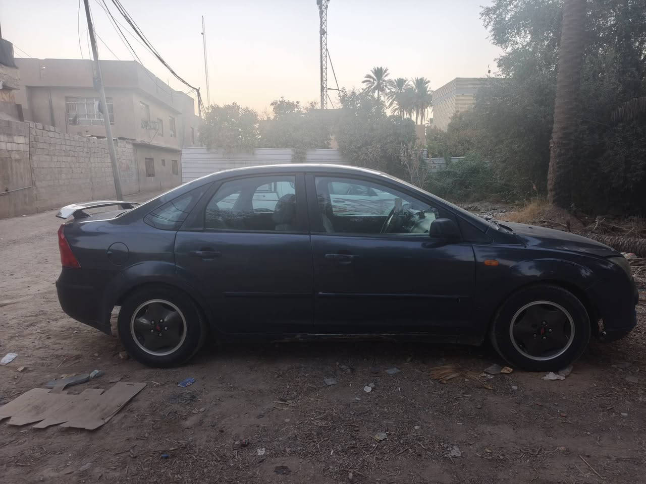 فورد فوكس 2006 الموديل الألماني
سيارة جاهزة عدى الدبلات الخلفية 
سنوية 2029 تحويل ثاني يوم 
السيارة كير ومحرك خير من الله 
البدي على وضعة مشتري كوم حديد ابيع كوم حديد 
السعر 40 ورقة وبيها مجال عليها 400 الف غرامة 
تنزل من سعر السيارة 
***********
