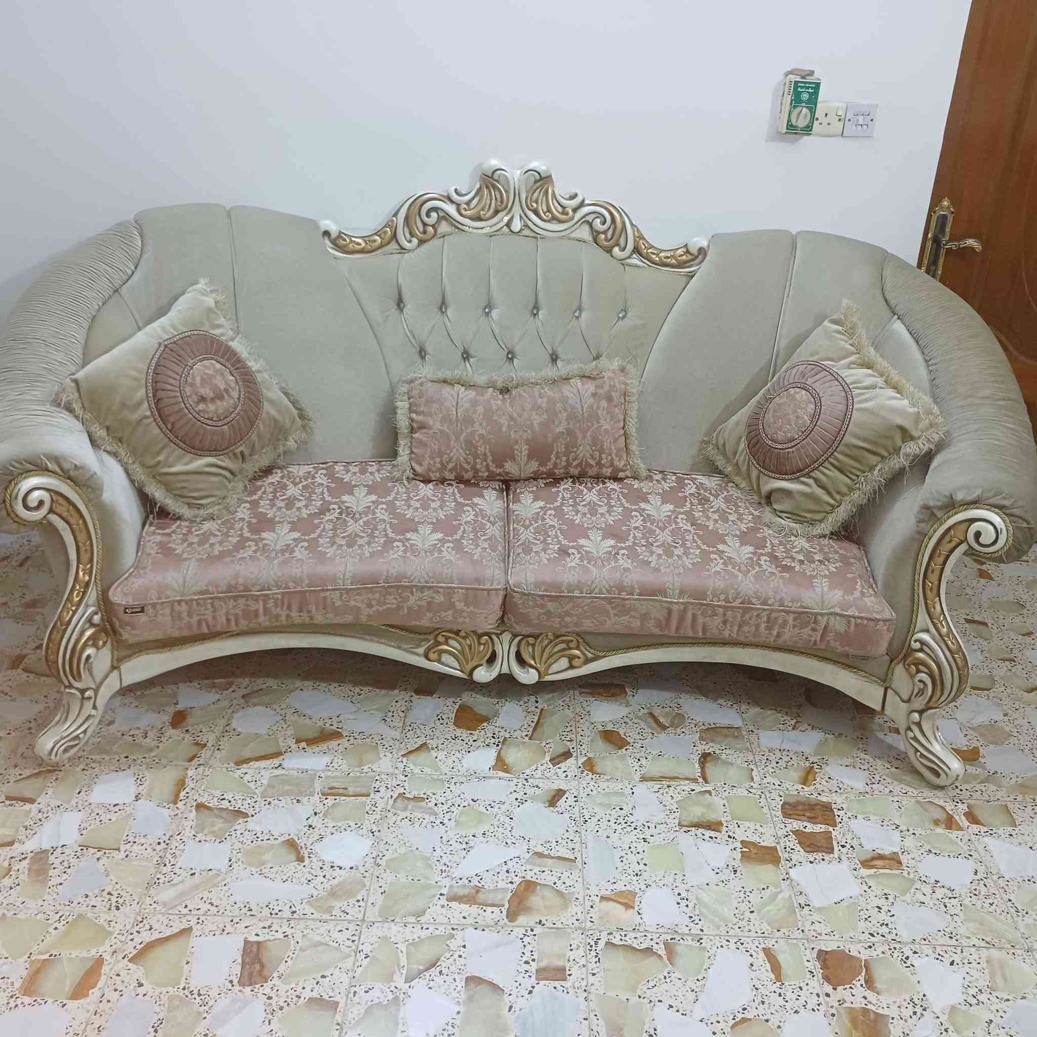 سلام وعليكم تخم درجه اوله نضيف  تفصال احنه فصنا مكانه بغداد الكماليه لسعر ٦٥٠ وبيها مجال بسيط العلم ماخذينه ٤ ملاين الله شاهد قبل مو هسه لشراي يتصل ***********
