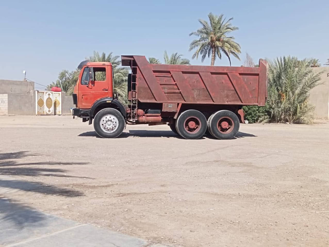 سلام عليكم لبي للبيع موديل 75 مكينه ٢٨ كير ١٦٠ مجموعة جيئف رقم نجف ***********
