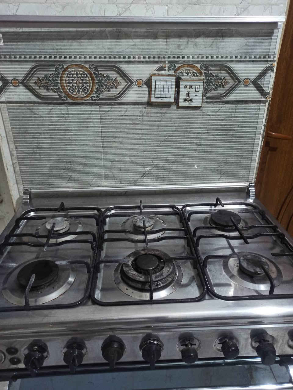 طباخ نظيف مابي نقص ناره خظره للبيع السعر 125وبي مجال*********** خلف مستشفئ التركي
