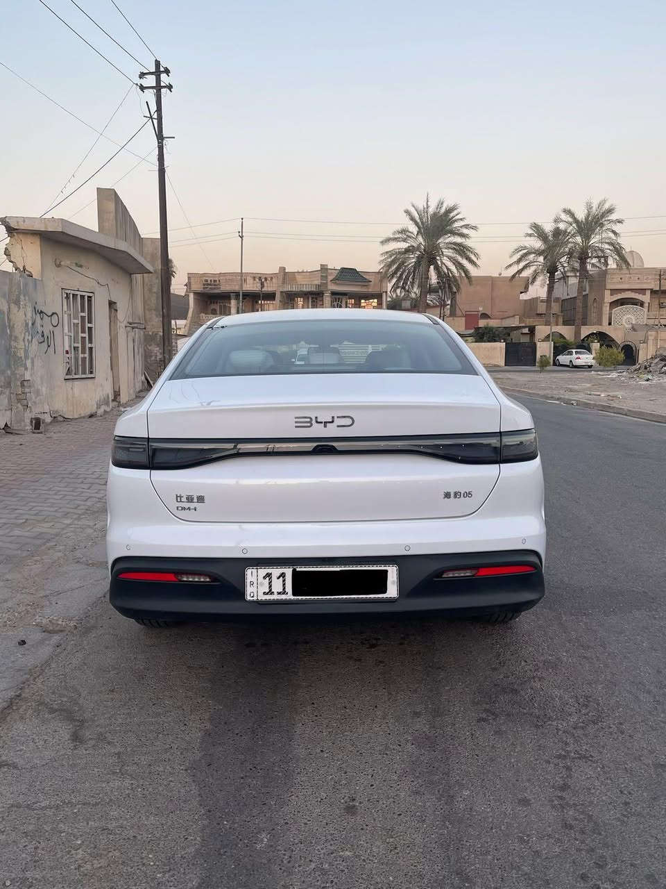 السلام عليكم للبيع فقط بي واي دي سيل فاايف موديل 2025 السياره جديده ماشيه 2000 كيلو متر بعدها زيرو مكفوله كفاله عامة رقم بغداد  والتحويل مباشر السعر المطلوب 20 مليون وبيها مجال شي بسيط مكان السيارة بغداد ال كرخ حي الجامعة للستفسار هاذا الرقم *********** وشكرآ
