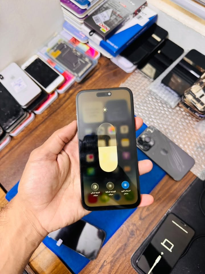 ايفون 14 برو ماكس ذاكره 128 بطاريه 75 مبدل شاشه ومكسور ضهر كلشي شغال بصمه اتصال انترنت 

سعره 385 الف قفل من لاخير 

لاستفسار واتساب فقط مكاني الغزاليه 
***********

نص مكتوب في الصور:
- 9:36 14 حالة البطارية والشحن رسالة مهمة حول البطارية غير قادر على التحقق من أن هذا الـ iPhone يحتوي على بطارية أصلية من Apple. قد لا تكون التفاصيل الواردة من هذه البطارية دقيقة. لمعرفة المزيد الحد الأقصى للقدرة 75% هذا قياس لقدرة البطارية مقارنة بقدرتها عندما كانت جديدة. قد تتسبب القدرة المنخفضة بتقليل ساعات الاستخدام بين عملية الشحن والأخرى. أقصى قدرة للأداء الـ iPhone غير قادر على تحديد عمر البطارية. شحن البطارية المحسن للحد من استنزاف عمر البطارية، يتعلم الـ iPhone من عادات الشحن اليومية، بحيث ينتظر ولا يتجاوز 80% حتى يحين موعد حاجتك إلى استخدامه.
- 9:36 14 القطع والخدمة تجمع Apple سجل تاريخ القطع والخدمة، وهذا السجل يعرض معلومات عن هذا الـ iPhone وحالته وتفاصيل إصلاحه. معرفة المزيد... يتوفر تكوين الشاشة تم اكتشاف شاشة جديدة. يرجى إعادة التشغيل لتكوين الشاشة الجديدة لهذا الـ iPhone. معرفة المزيد... إعادة التشغيل والانتهاء من الإصلاح يحتاج iPhone أن يكون مستوى شحن البطارية 20% على الأقل لإتمام الإصلاح. سجل تاريخ الخدمة البطارية غير معروف