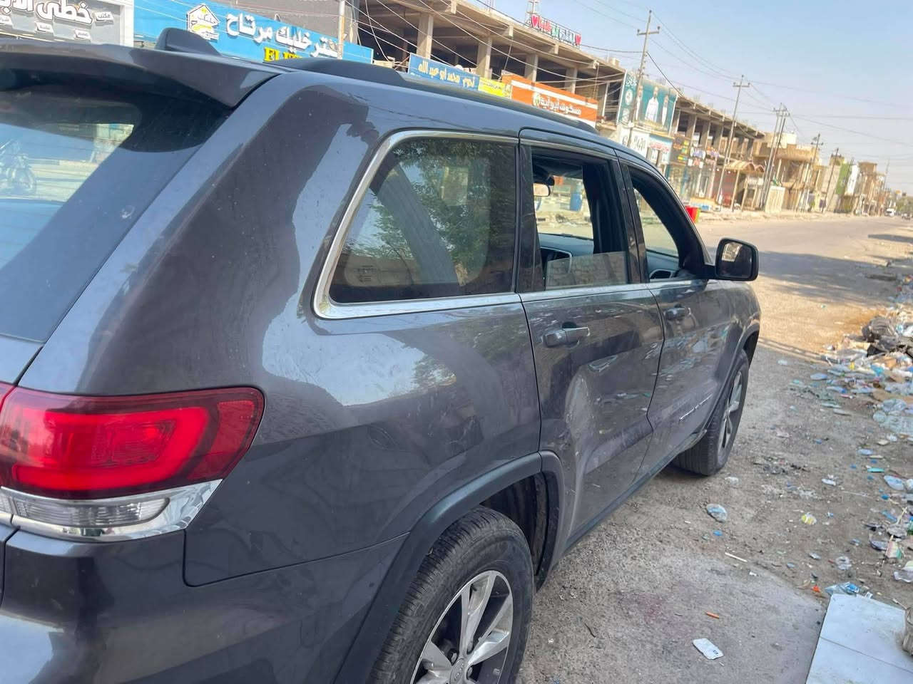 جيب شيروكي لاريدو 2020
ماشيه 80الف 
مواصفات رادار 
تحكم كشنات 
محرك 3600
مامفتوح 
4ويل
تبريد ثلج 
رقم بغداد تحويل ثاني يوم 
السعر 175ماكو هيج سعر الموديل 20بس متوازي على البيع
حادثها نص البجم مصبوغ نص البنيد والجاملغ الأيمن والايسر الاتصال على الرقم ***********
