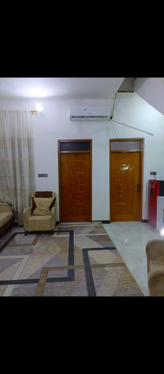 بيت زراعي المساحه ١٥٠ متر ناحيه أور السديناويه يتكون من استقبال صاله غرفتين نوم مطبخ صحيات البناء طابوق صب كونكريت للستفسار أكثر ***********  السعر ٦٨ مع مجال

