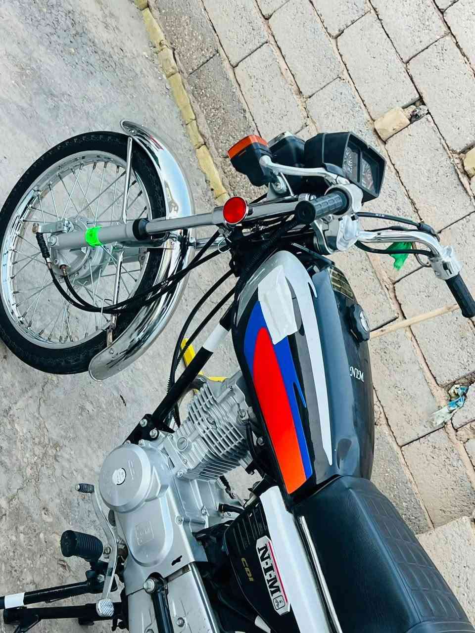 سلام عليكم دراجه للبيع 
موديل 26 أوراق اسكنر 
كفاله عامه نضافه فول كهربائيات شغاله كلهاا 
دراجه كارتون 
سعره 725 بيهاا مجال 
مكاني شطره رقمي ***********
 بي واتساب
