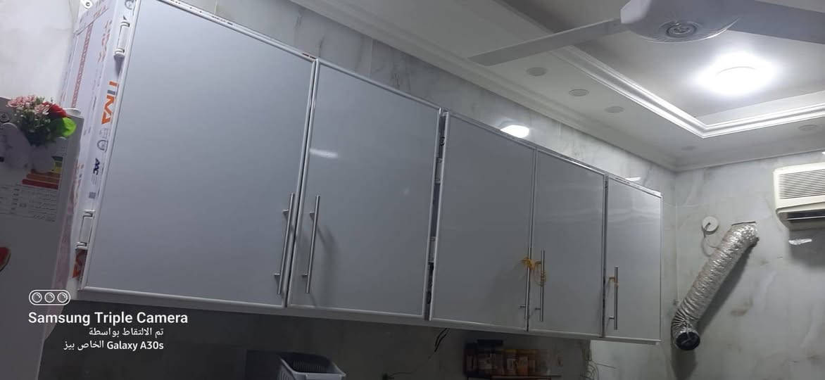 للبيع
كنتو ثلاث أبواب  مع ملحق شغل نجار توصل خشب صاج العمق ٥٦ سم والأبواب ٦٠سم الارتفاع ٢٧٥سم مع مجرين  السعر ٢٠٠الف دينار وبي مجال
كاونتر المنيوم ملحق خمس أبواب كابون تركي أبيض ارتفاع ٧٠سم وعمق ٤٠سم مع كاونتر خشب ٥ أبواب بلوك فلندي مع طبقات متحركة ومقابض المنيوم وارجل ثقيلة وشغل فورميكا أبيض ياباني السعر ٣٥٠ الف دينار وبي مجال المكان
بغداد حي الجامعة الاتصال واتساب ***********
