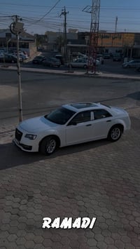 كلايسلر 300C موديل 2017  السيارة فول مواصفات ماعدا الحساسات والرادار ا...