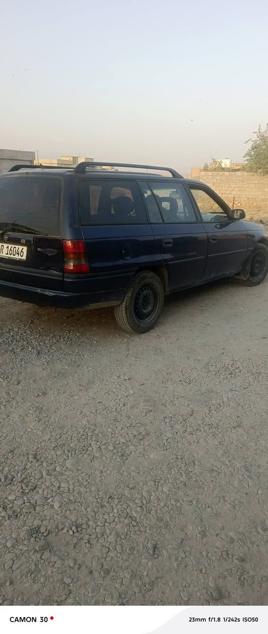 مكلف بالنشر 
استرة موديل ٩٥ فول توماتيك تبريد 
شرعي بالموصل شرط تحويل تبريدها ثلج. وضع شركة للاستفسار اتصل على صاحبها
***********
