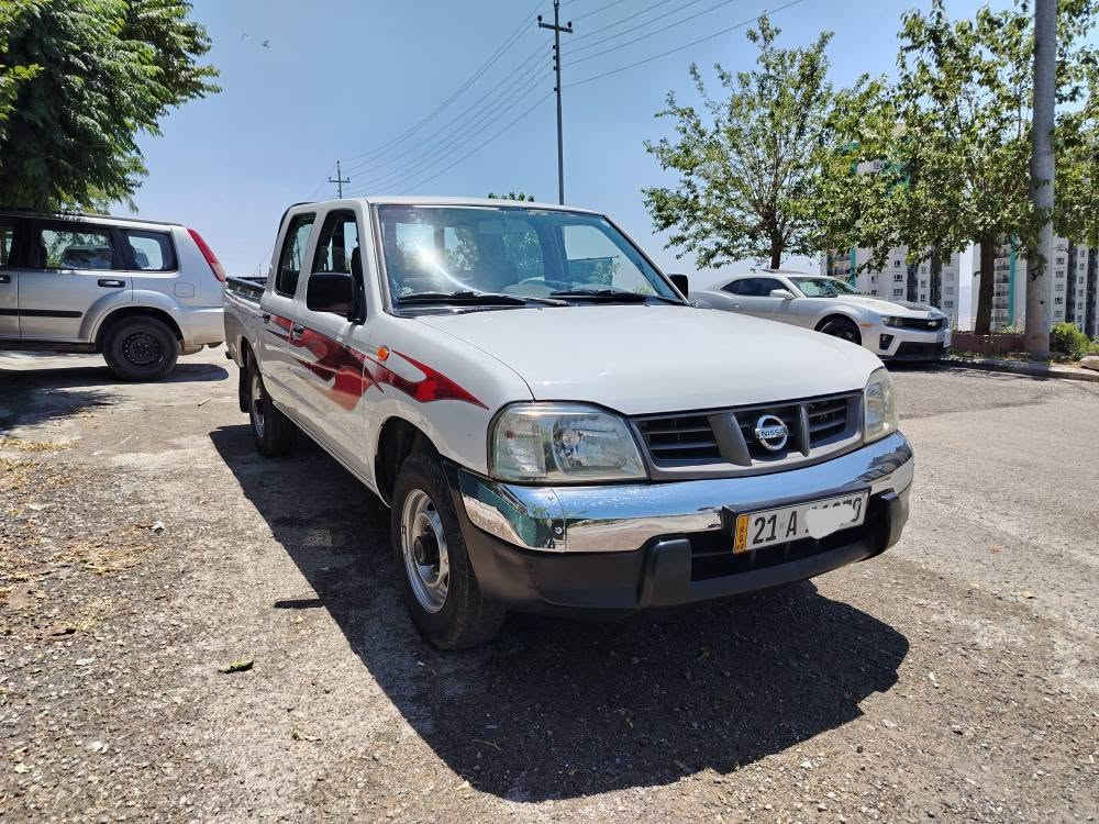 نیسان پیکاب 
مۆدێل ٢٠٠٦ 
نمونە لەجوانی گشت گیانی بەشەرت سەیارەکە لۆک لۆکە ڕەسمی سۆنەرم داناوە تەنها دوو پەڵەی بچوک سارد و کارتی هەیە 
لەزگەی بیلادی نەگۆڕاوە
٢٦٠ هەزاری حەقیقی ڕۆشتووە
سەقف و بۆنیتی وەک شوشەیە چاڵ و شەپۆلی نیە
گێڕ و مەکینە و ئەکسل و تەبرید بەشەرت 
مەکینەی نەکراوەتەوە سەوتی زنجیری نیە سەرف و دوکەڵ و بوخاری نیە 
سەنەوی و ڕەقەم و ژینگەی تازەیە بەناوی خۆمانەوەیە 
یەک دینار مەسرەفی تیا نیە گشت گیانی وەک شەریکەیە
نرخی ١١٨ گەڵا و کەمێک معامەلەیە 
*********** السليمانية, العراق
