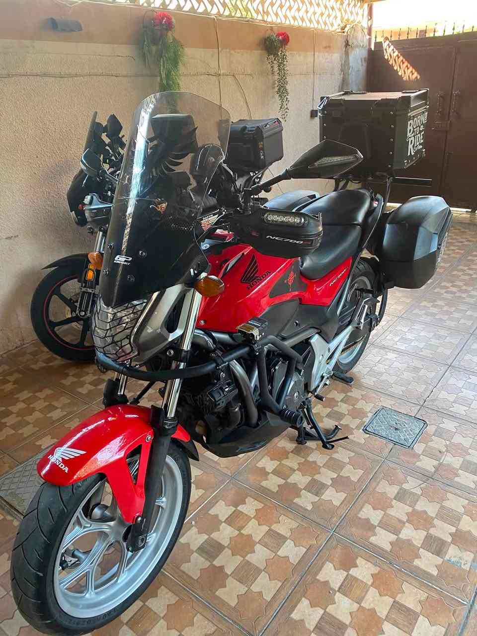 سلام عليكم
دراجة للبيع سياحي nc700s موديل 2012
دراجة مكفولة كفالة عامة ما بي نقص برغي
مرقمة بأسمي تحويل ثاني يوم
عليها غراض خير من الله جاهزة للترحال السعر 40 بي مجال بسيط 
مكاني كركوك شراي اتصل ***********
