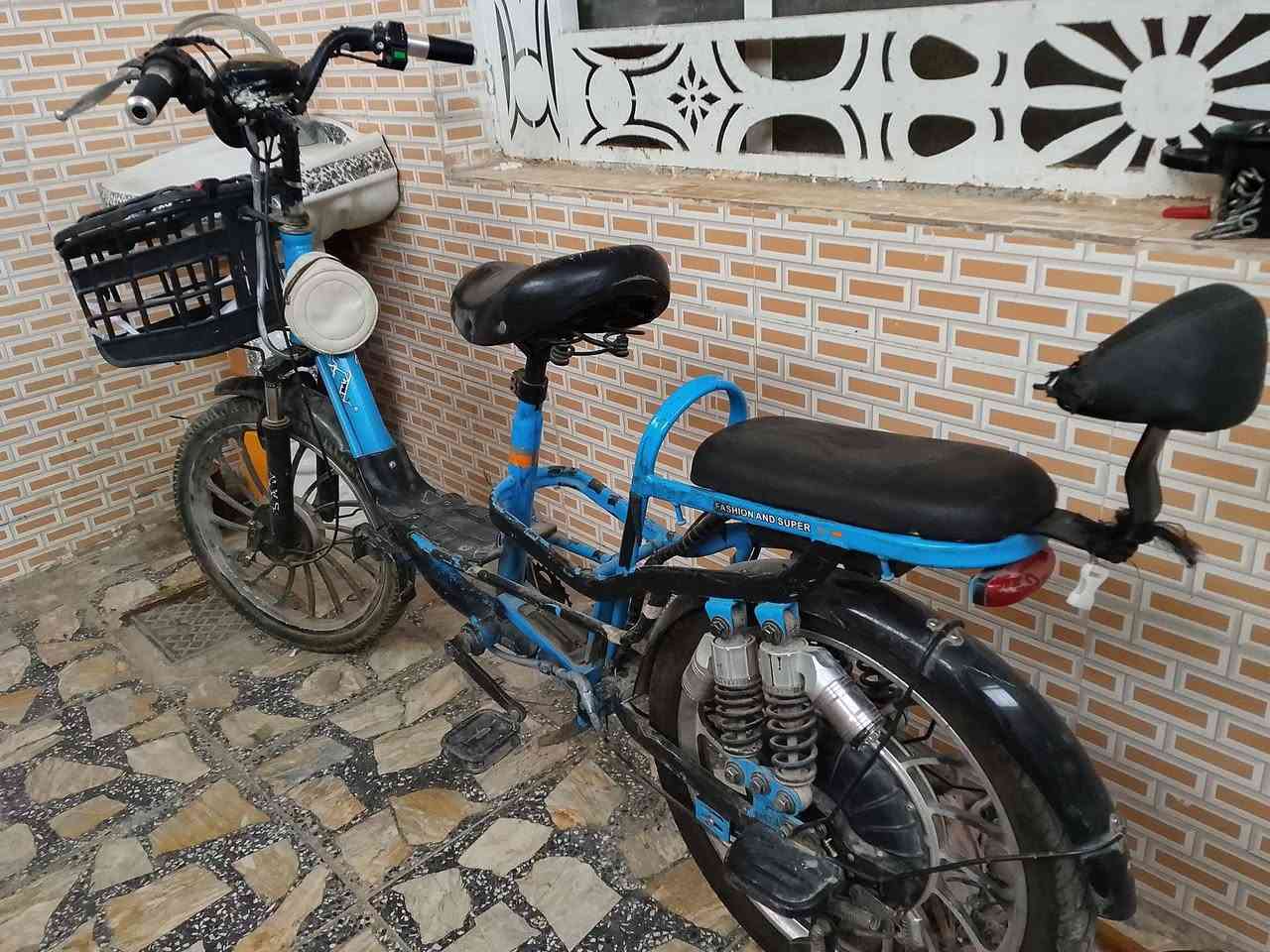 دراجة شحن • بطارية ضعيفة • حي الجمعية