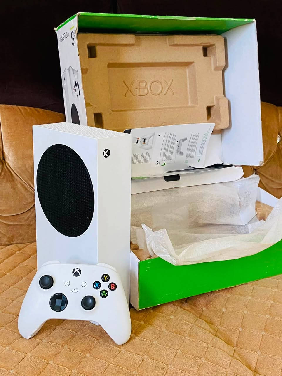 📣 للبيع: Xbox Series S (بحالة الوكالة)

الجهاز: Xbox Series S (نسخة رقمية بالكامل)

الهارد: 512GB SSD فائق السرعة

الحالة: شبه جديد، ستيكر المصنع لم يُفتح بعد

الملحقات: الكرتونة الأصلية، كافة الأوراق، الكابلات، واليد الأصلية

الأداء: يدعم حتى 120 FPS وسرعة تحميل خارقة للألعاب.

بيع او مراوس
***********
