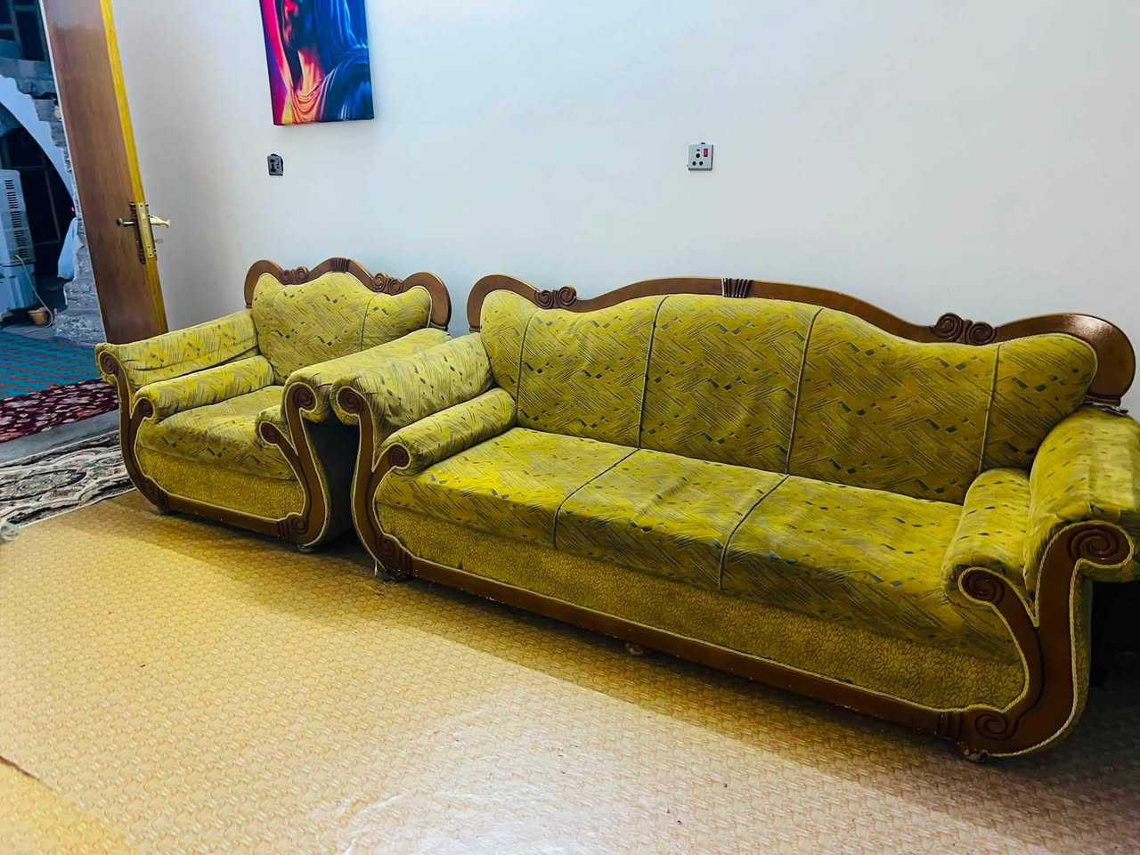 عندي   تخم للبيع نضيف قليل مستخدم مكاني جسر ديالى القديم السعر(250)بي مجال بصيط هاذه الرقم ***********
