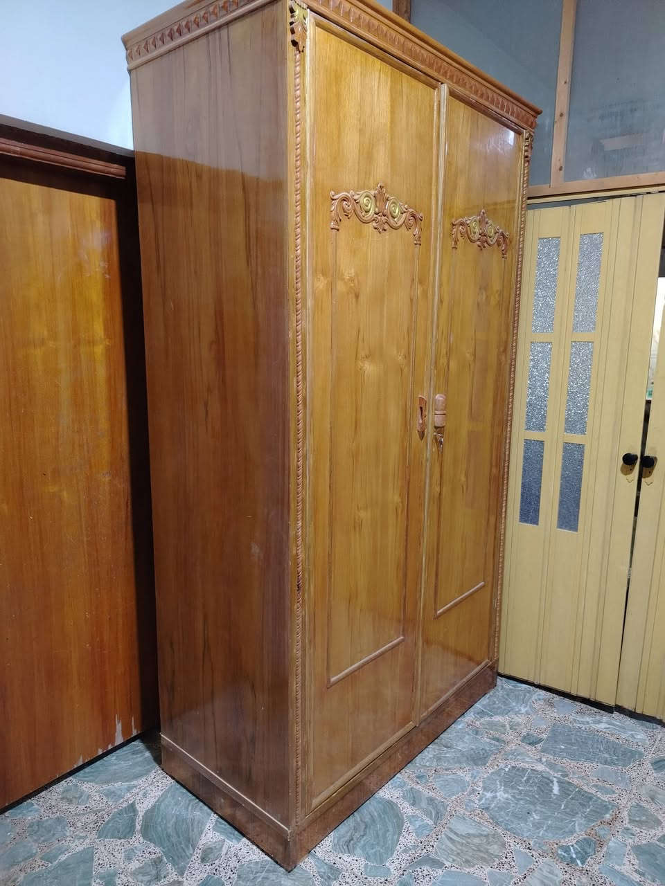 السلام عليكم اخوان....
ديلاب ملابس الارتفاع 223 العرض 122 والعمق 61 سم.. شغل نجار توصا خشب تزكام ثقيل... استخدام موسم واحد واريد ابيعه لعدم توفر مكان.
العنوان /   مركز الحلة (***********).
