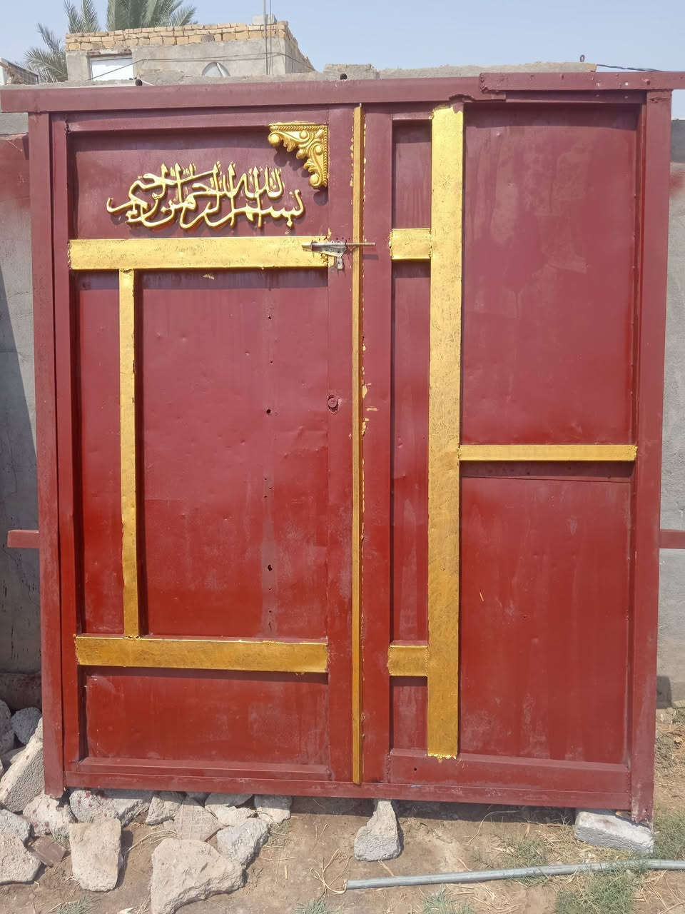 سلام عليكم بابين باب صاله جنل ثقيل رتفاع مترين وعرض متر وربع ب 125 باب رتفاع مترين وعرض مترين اله ربع ب 100 ذي قار شطره ***********

