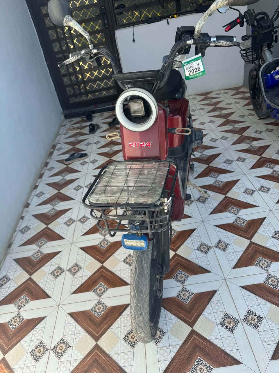 سلام عليكم للبيع دراجه شحن فول نضافة اشاير لايت كلهة شقال بطاريات اكبار جدد يعني الدراجه تضيف بمعنه الكلمة السعر 350 وبيهة مجال رقم الهاتف *********** موجود واتساب
