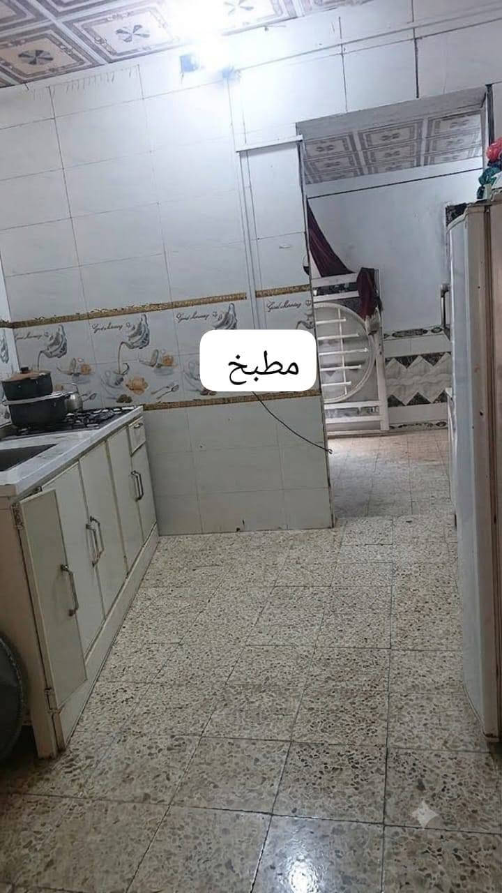 بيت مساحة 120متر رهن في حي القدس خلف الكراج الجنوبي 
الرهن 35 مليون 
للاتصال 
***********
***********
ابو زينب للعقار

نص مكتوب في الصور:
- غرفة 4*5
- CAMON 20 Pro
- 24mm f/1.7 1/50s ISO1082
- صالة 6*4
- استقبال 3*7
- مطبخ