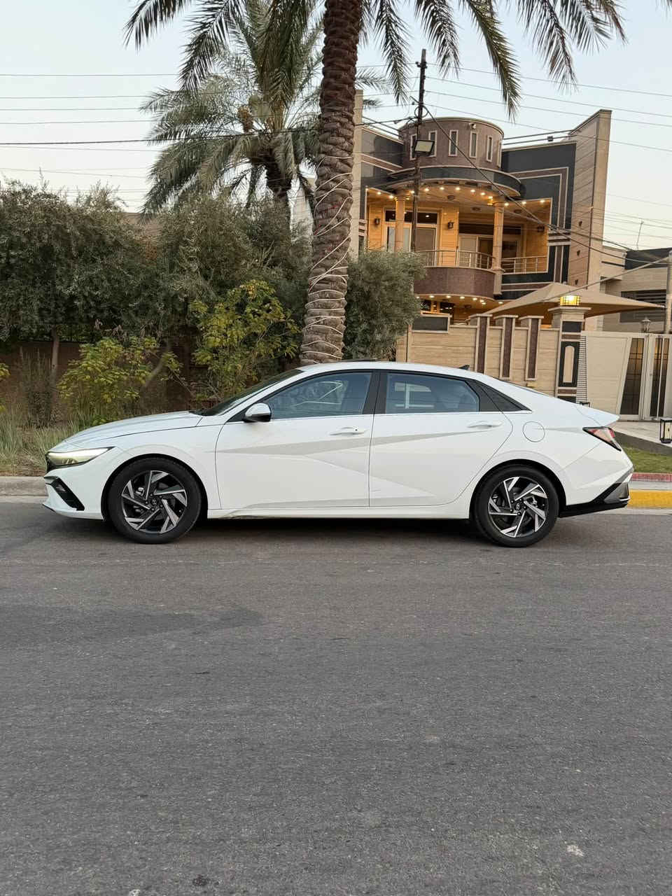 النترا ٢٠٢٤ للبيع فقط
السلام عليكم 
النترا ٢٠٢٤ تجميع صيني فول مواصفات 
فتحة سقف 
بصمة + ترحيب 
مري كهرباء + اشاير بالمري 
حساسات امامي + خلفي 
صندوق ذكي 
كشنات جلد اسود بلاد
ويل كب ١٧ 
السيارة بيهة مكانين بارد ورصعة بالبنيد 
ممشى السيارة ٤٤ الف كيلو 
كير مكينة صدر تبريد مكفول
كاملة من كلشي وعليهة عازل جام اصلي كل الجامات 
رقم اربيل شرط التحويل 
السعر المطلوب ١٣٢ ورقة 
مكاني بغداد 
***********
