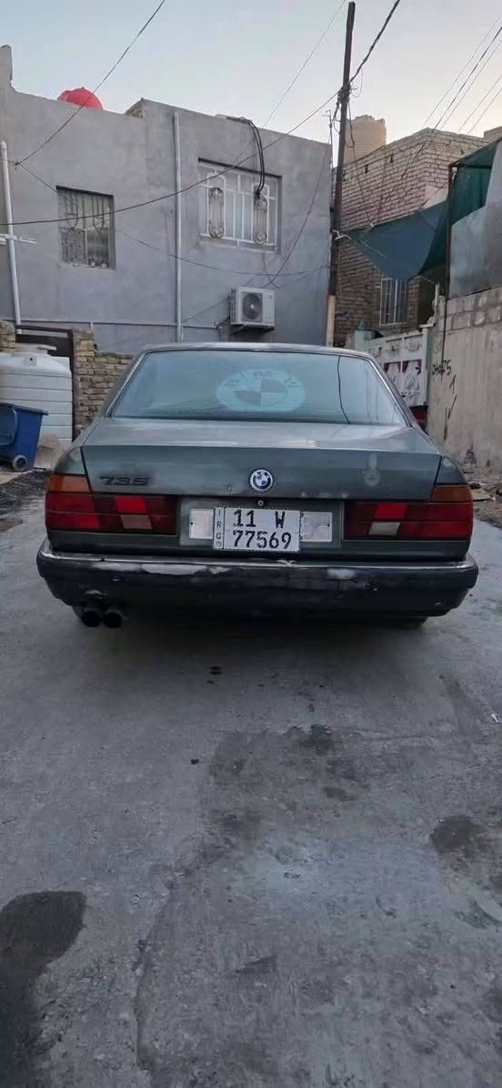 بي ام ٧٣٥ • ١٩٩٠ • مكينة جديدة